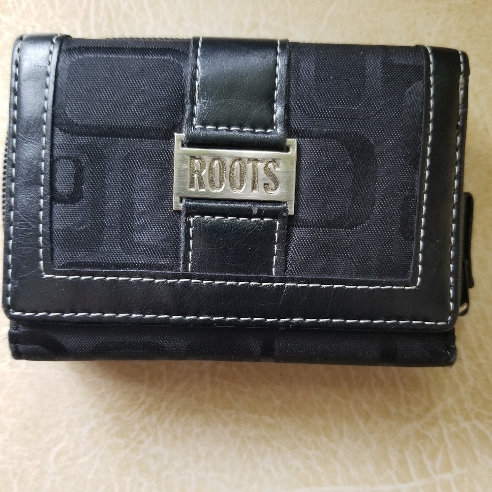 Roots Wallet Black Jacquard
